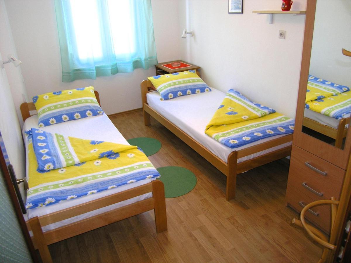 Apartments Natasa 크르크 외부 사진