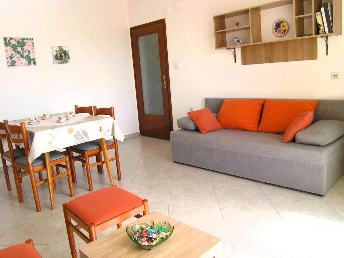 Apartments Natasa 크르크 외부 사진