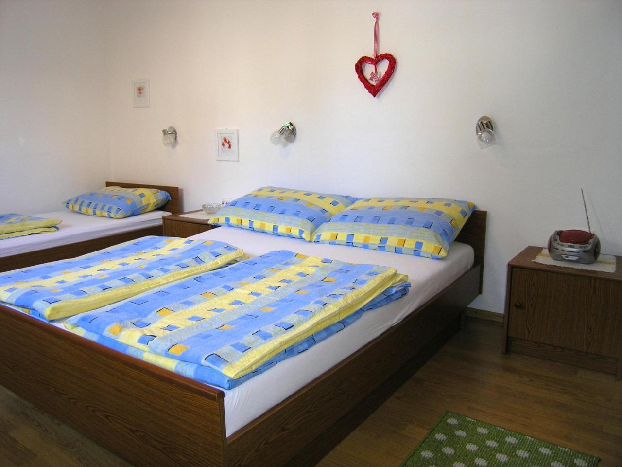Apartments Natasa 크르크 외부 사진