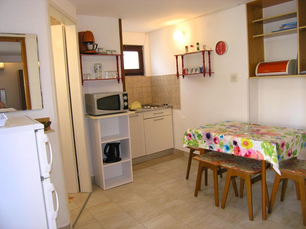 Apartments Natasa 크르크 외부 사진
